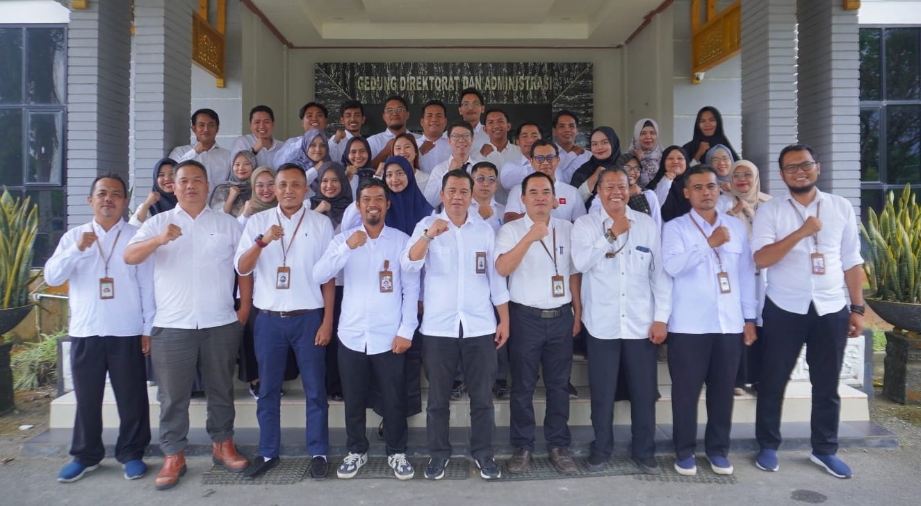 Read more about the article Direktur Poltesa Serahkan SPMT kepada CPNS Tahun 2025