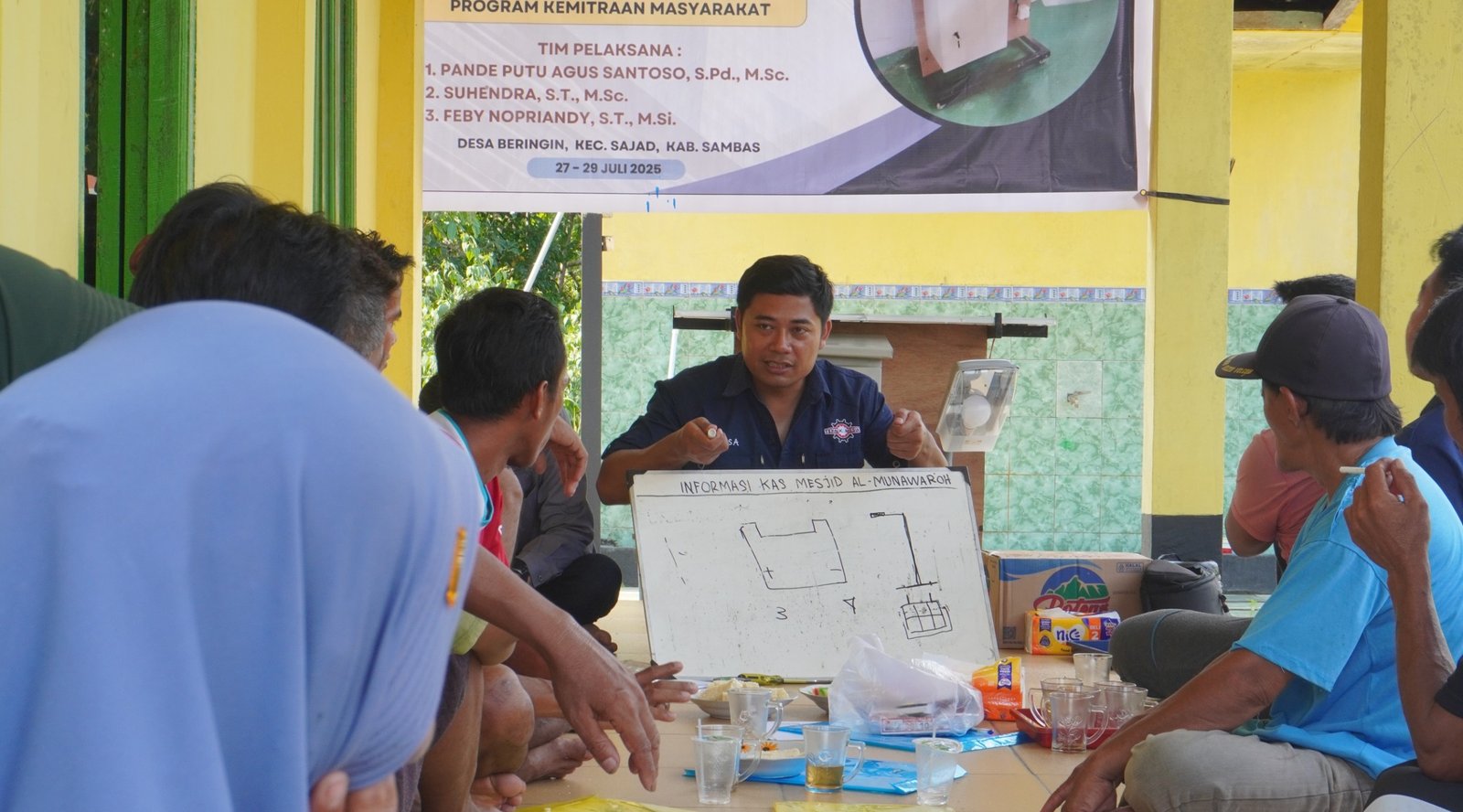 Read more about the article Dosen Poltesa Berikan Pelatihan Teknologi Panel Surya Bagi Masyarakat Kampung Mentawai, Sambas