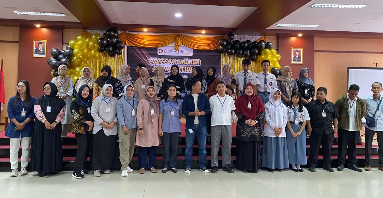 Read more about the article Ratusan Siswa SMA/SMK/MA SINGBEBBAS Antusias Ikuti Poltesa English Competition 2025