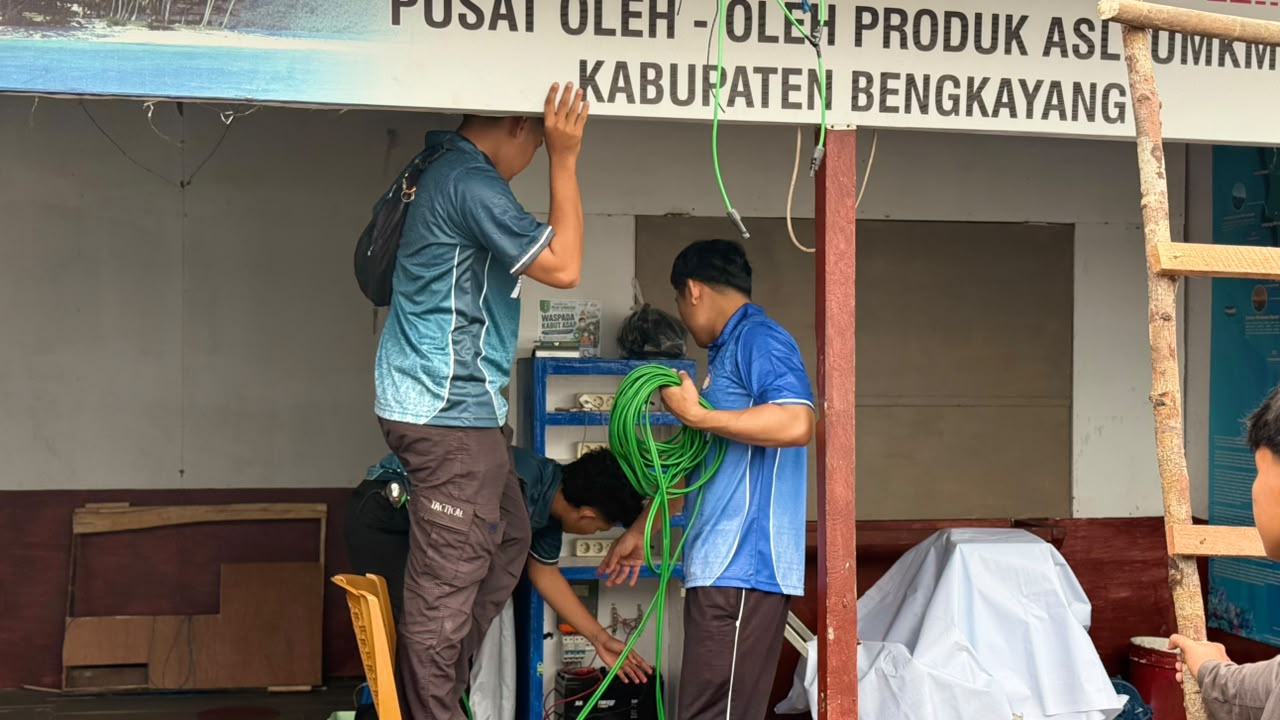 You are currently viewing Poltesa Hadirkan Solar Charging Station di Pulau Lemukutan, Dukung Pariwisata Berbasis Energi Surya